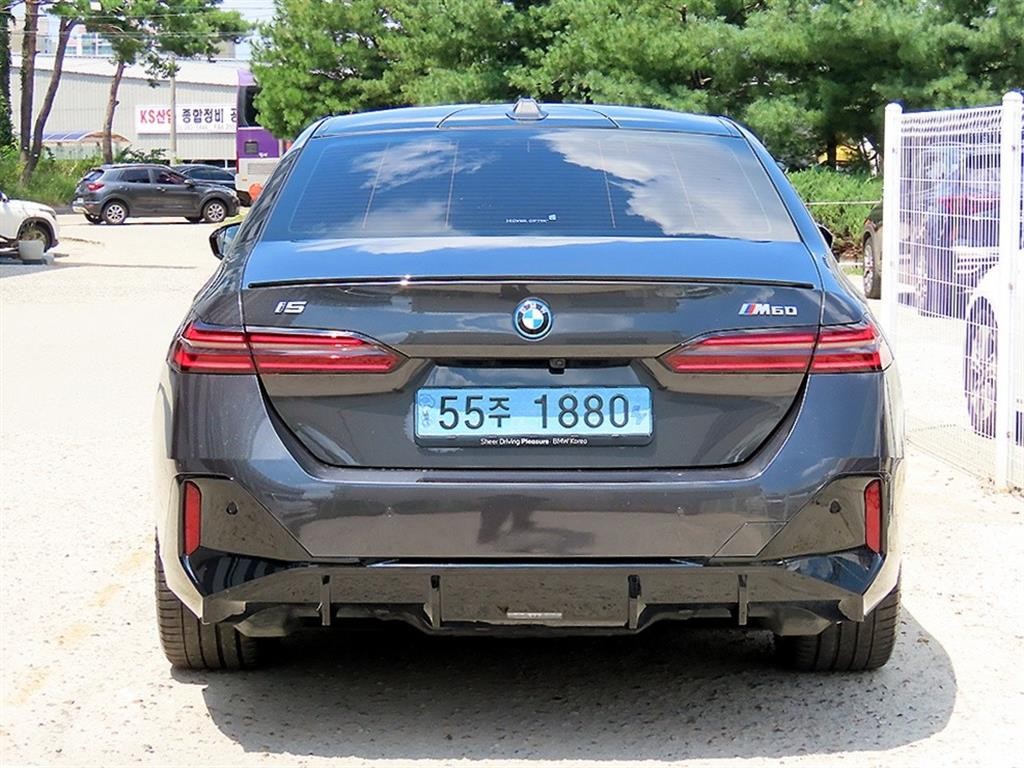 BMW i5 M60 xDrive 이미지 4
