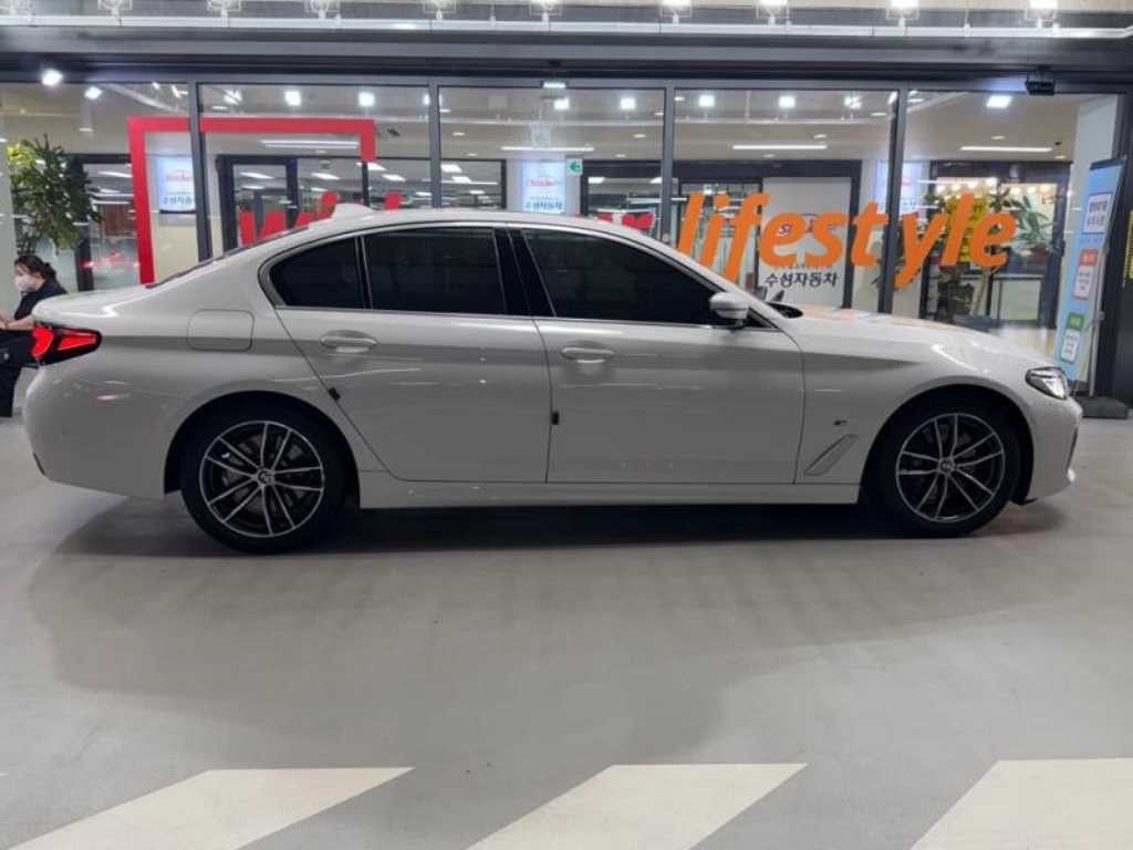BMW 5시리즈 5시리즈 (G30) 523d M 스포츠 이미지 3