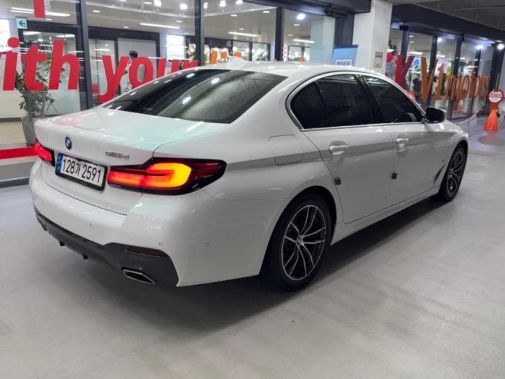 BMW 5시리즈 5시리즈 (G30) 523d M 스포츠 이미지 4