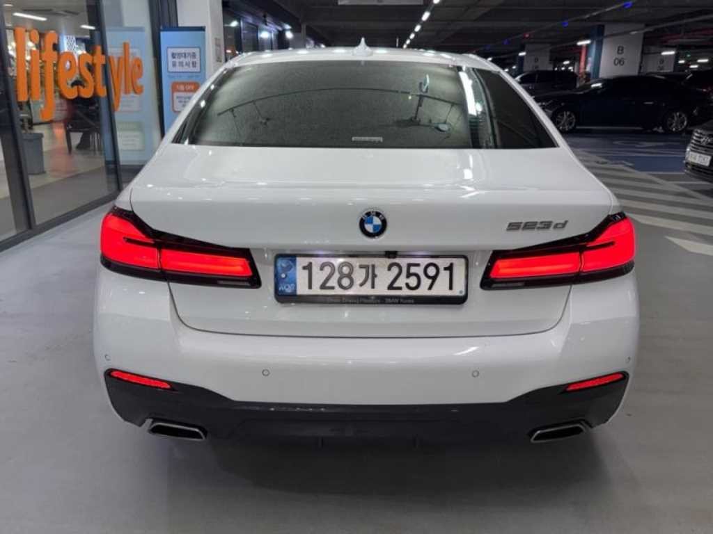 BMW 5시리즈 5시리즈 (G30) 523d M 스포츠 이미지 5