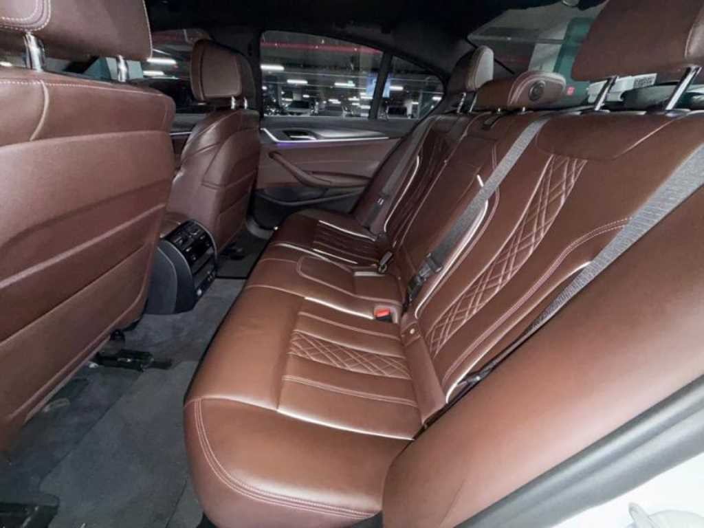 BMW 5시리즈 5시리즈 (G30) 523d M 스포츠 이미지 7