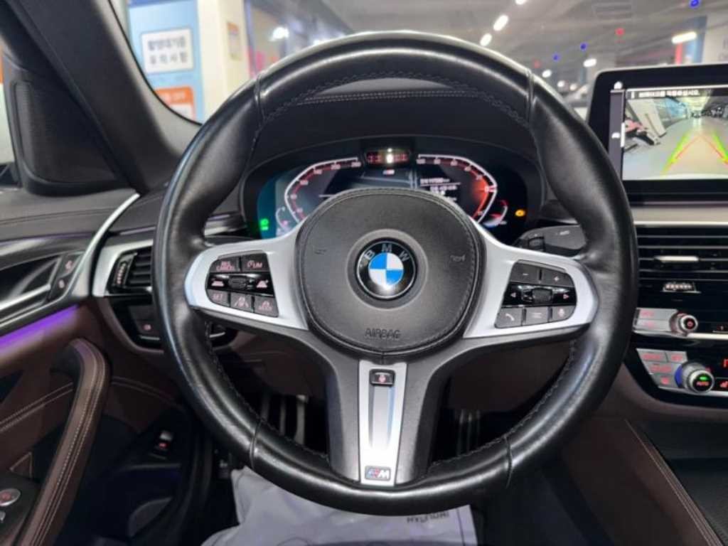 BMW 5시리즈 5시리즈 (G30) 523d M 스포츠 이미지 8