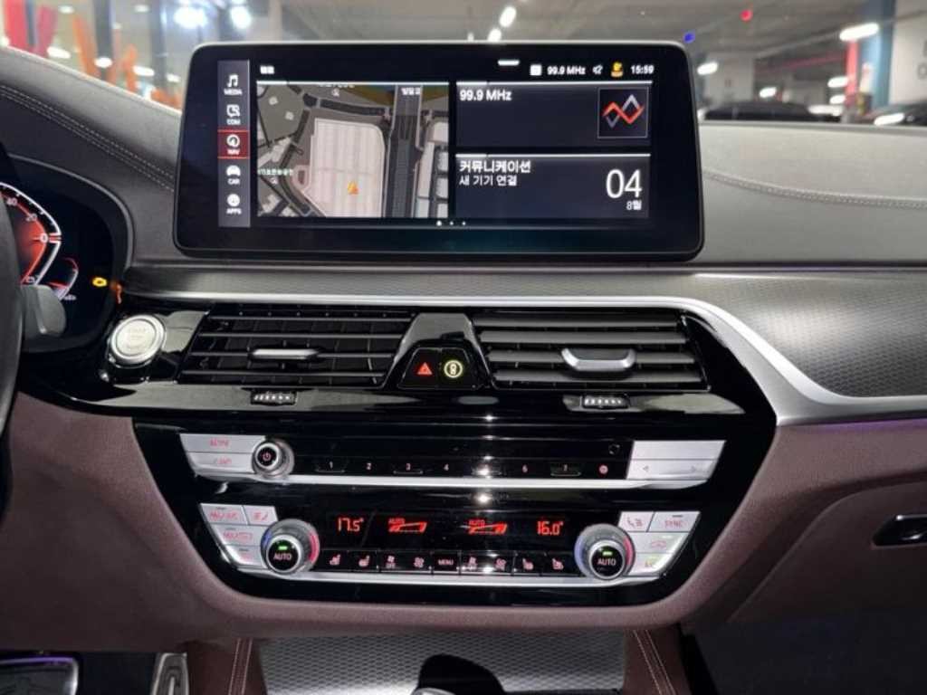 BMW 5시리즈 5시리즈 (G30) 523d M 스포츠 이미지 9