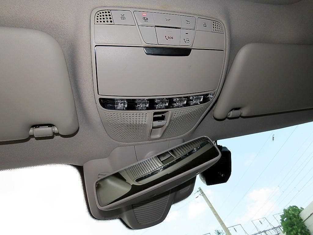 벤츠 E 클래스 E-클래스 W213 E300 4MATIC 익스클루시브 이미지 14