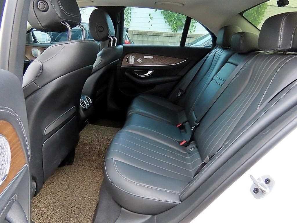 벤츠 E 클래스 E-클래스 W213 E300 4MATIC 익스클루시브 이미지 6