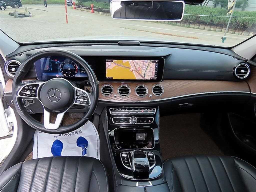 벤츠 E 클래스 E-클래스 W213 E300 4MATIC 익스클루시브 이미지 7