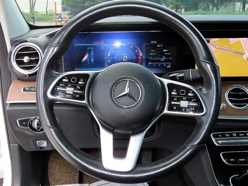 벤츠 E 클래스 E-클래스 W213 E300 4MATIC 익스클루시브 이미지 8
