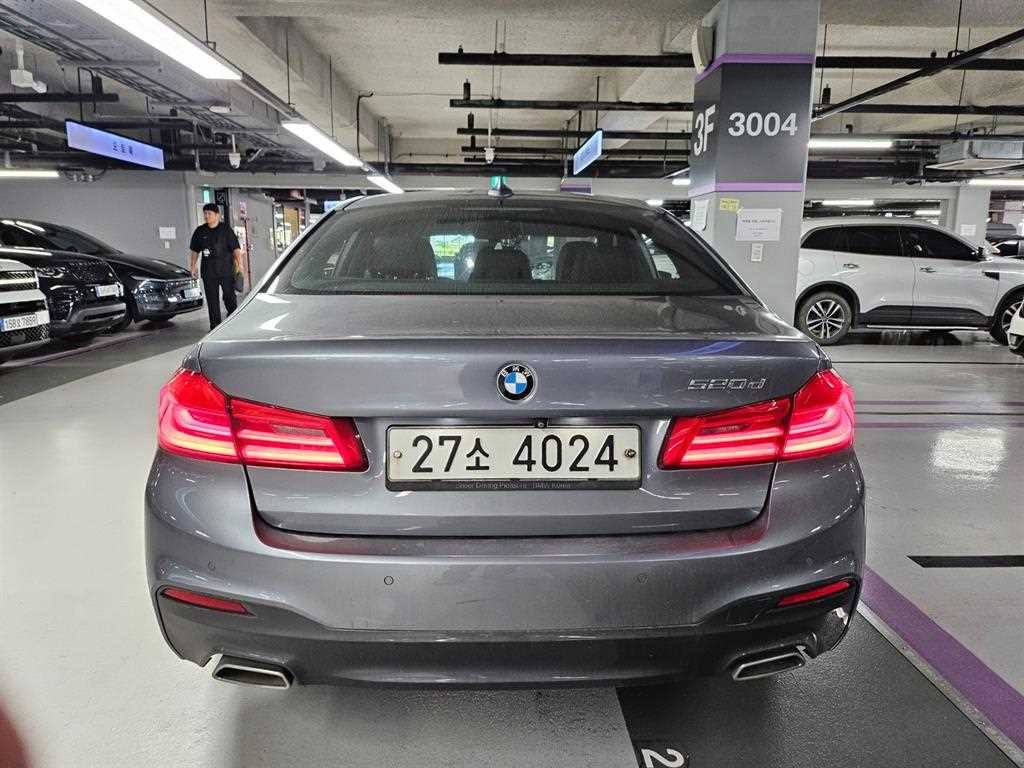 BMW 5시리즈 5시리즈 (G30) 520d M 스포츠 이미지 2