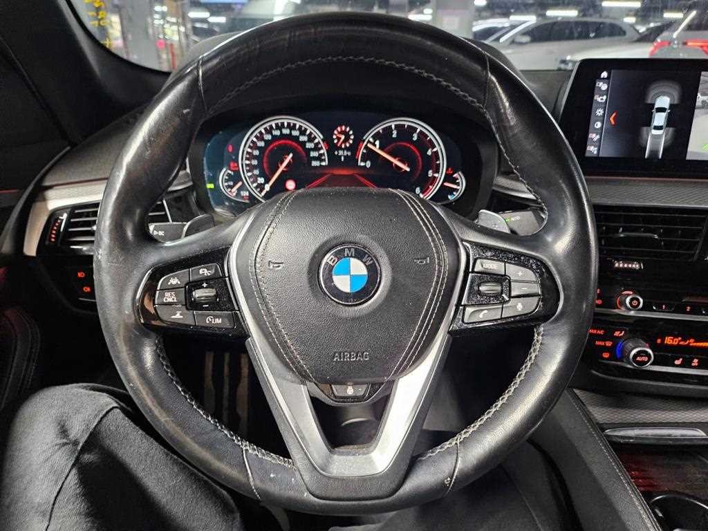 BMW 5시리즈 5시리즈 (G30) 520d M 스포츠 이미지 4