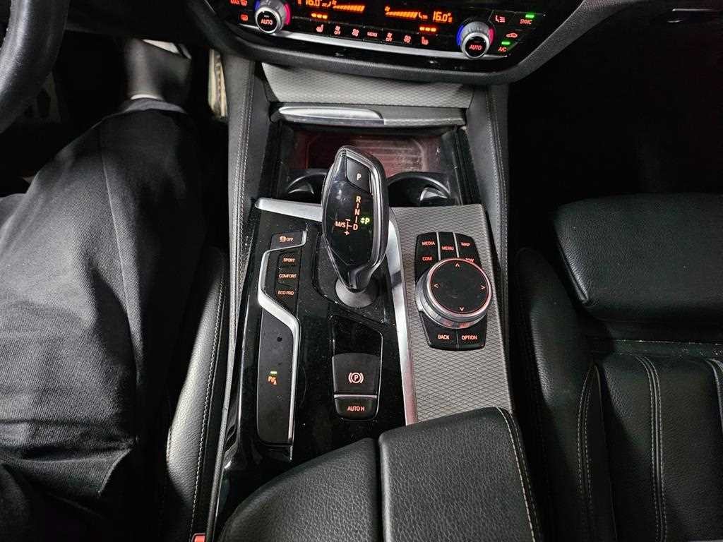 BMW 5시리즈 5시리즈 (G30) 520d M 스포츠 이미지 7