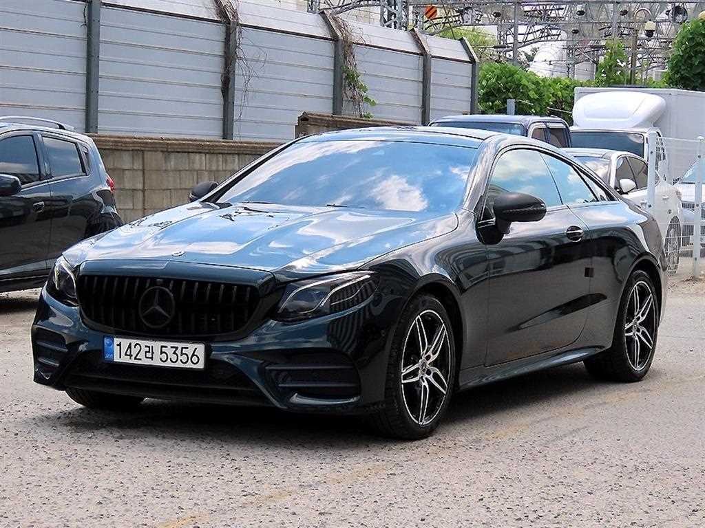 벤츠 E 클래스 E-클래스 W213 E220d 쿠페 이미지 2