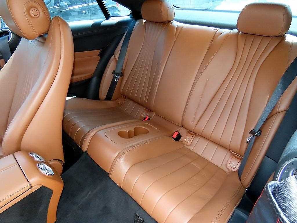 벤츠 E 클래스 E-클래스 W213 E220d 쿠페 이미지 6