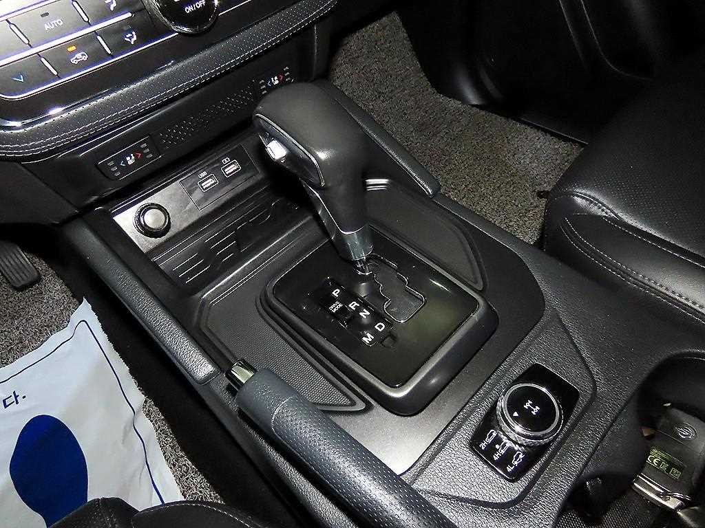 KG모빌리티(쌍용) 렉스턴 더 뉴 렉스턴 스포츠 디젤 2.2 4WD 프레스티지 이미지 12