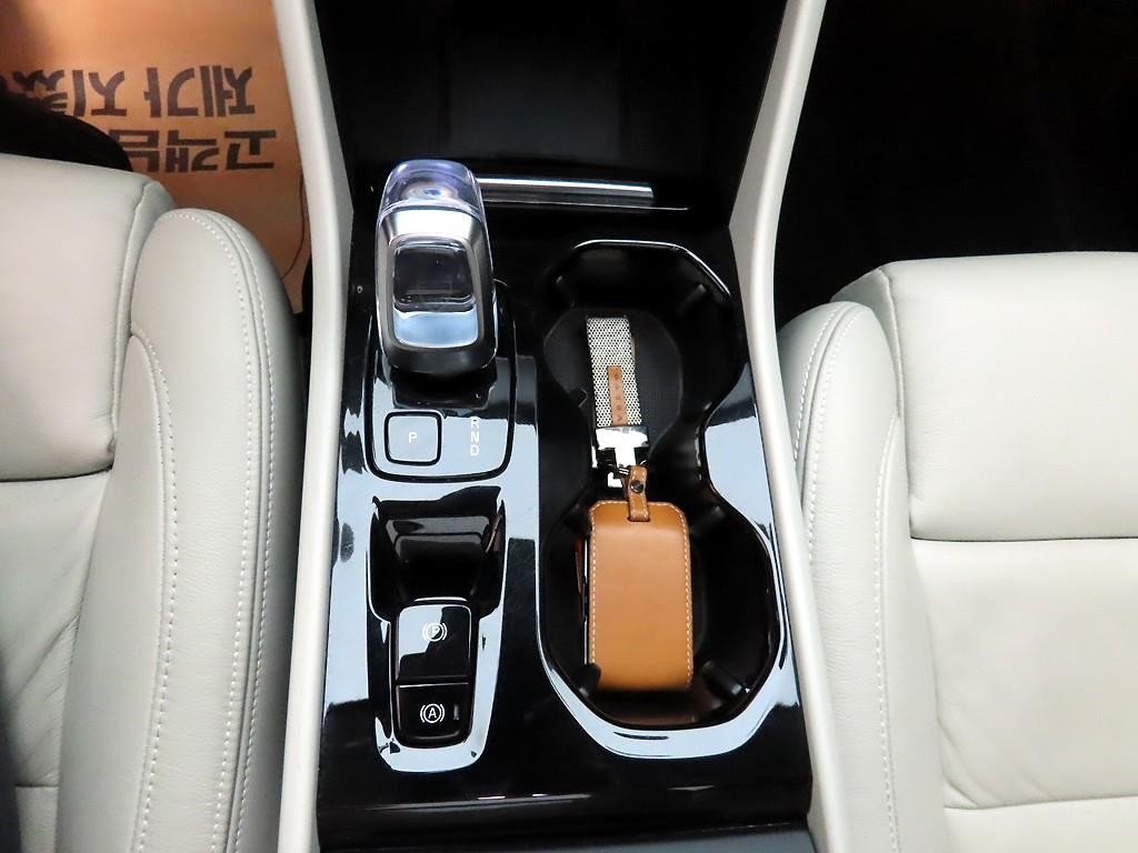 볼보 XC40 B4 AWD 얼티메이트 브라이트 이미지 11