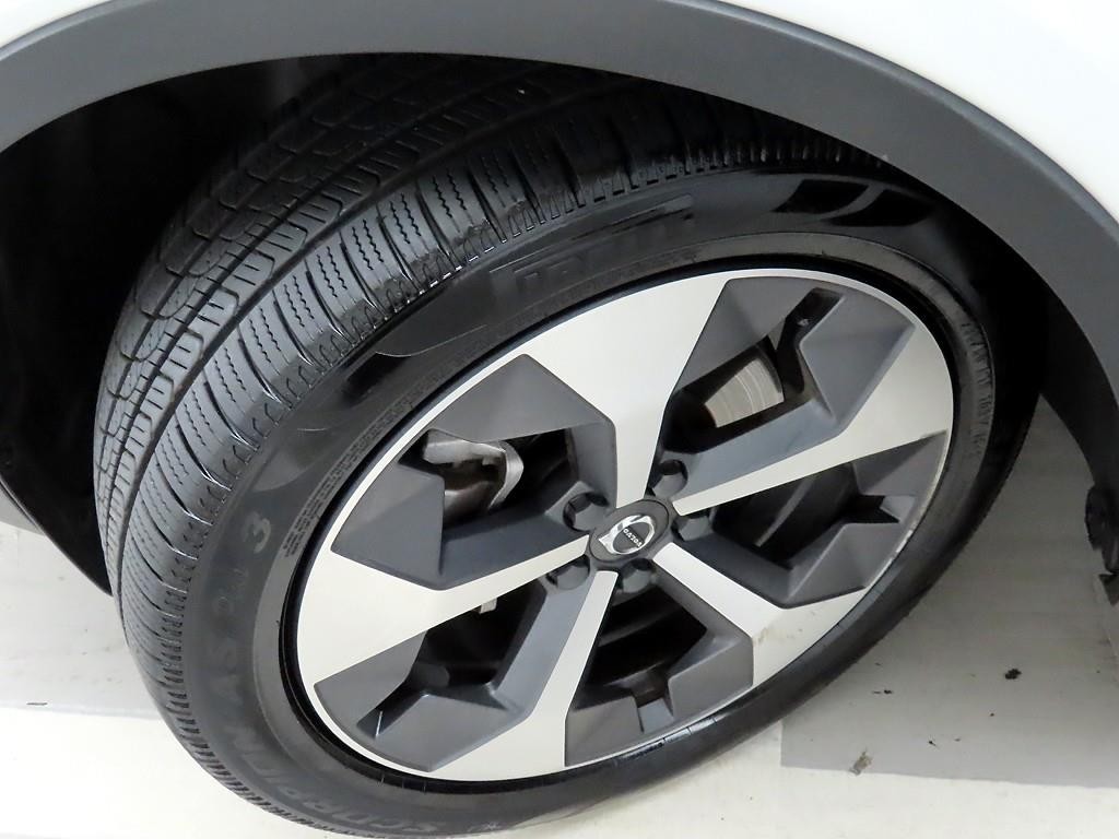 볼보 XC40 B4 AWD 얼티메이트 브라이트 이미지 19