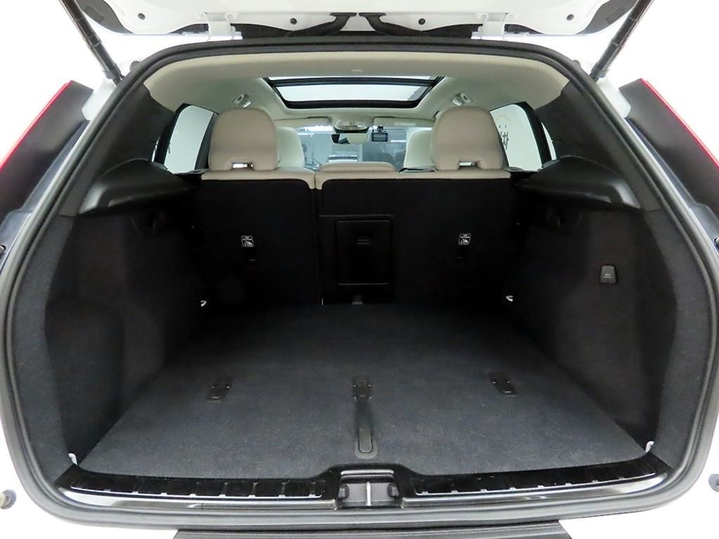 볼보 XC40 B4 AWD 얼티메이트 브라이트 이미지 5