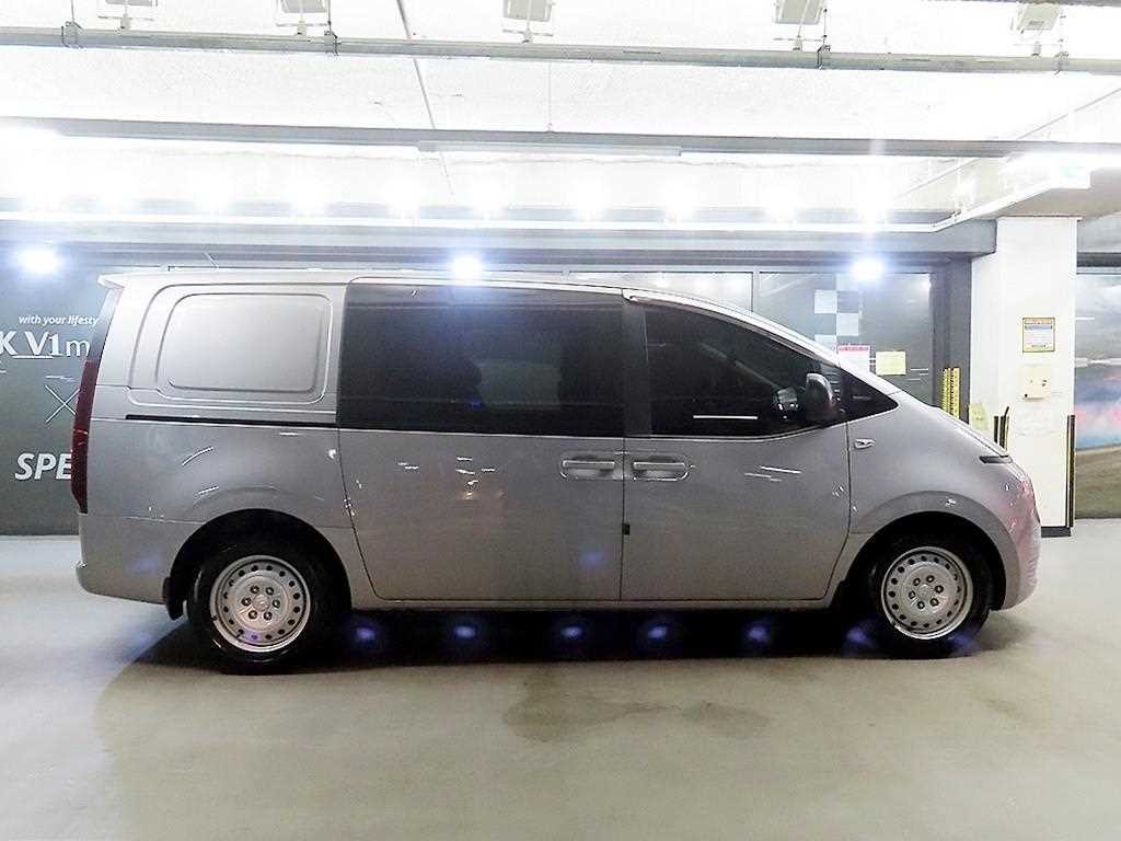 현대 스타리아 2WD 디젤 카고 모던 5인승 이미지 3
