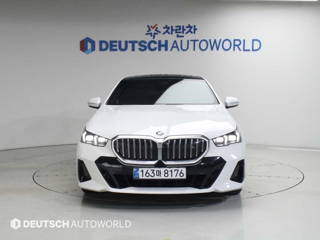 BMW 5시리즈 5시리즈 (G60) 520i M 스포츠 이미지 3