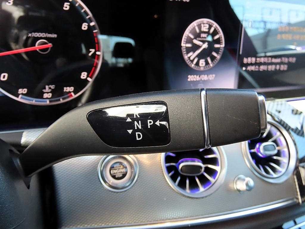 벤츠 E 클래스 E-클래스 W213 E300 아방가르드 이미지 10