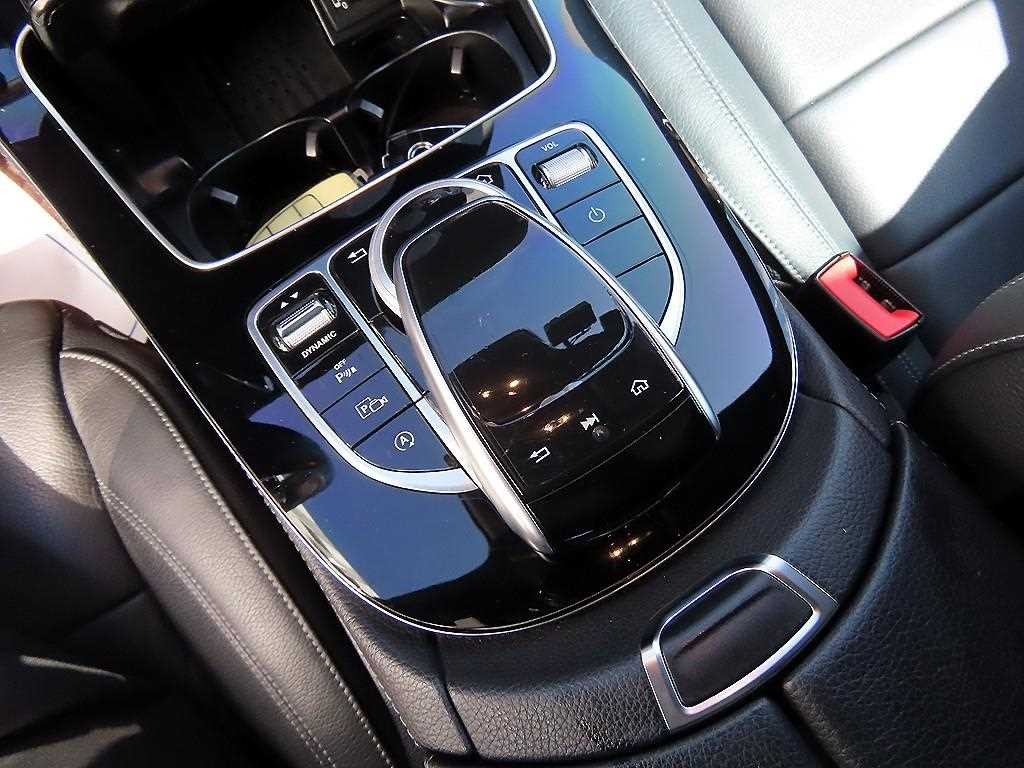 벤츠 E 클래스 E-클래스 W213 E300 아방가르드 이미지 12
