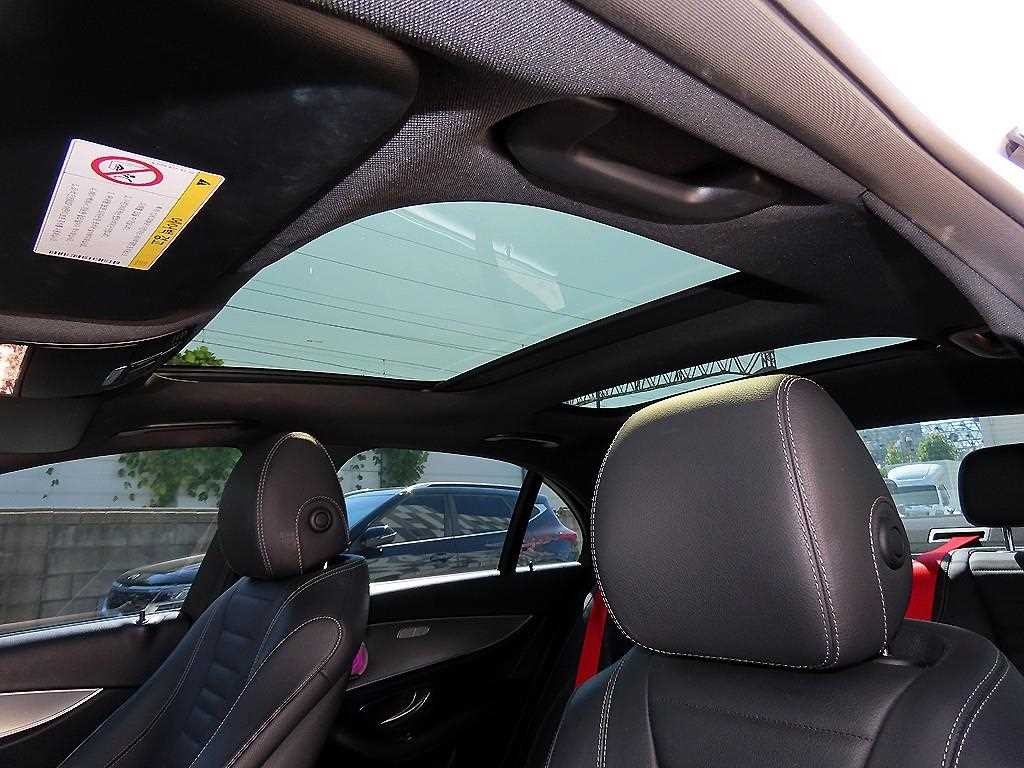 벤츠 E 클래스 E-클래스 W213 E300 아방가르드 이미지 17