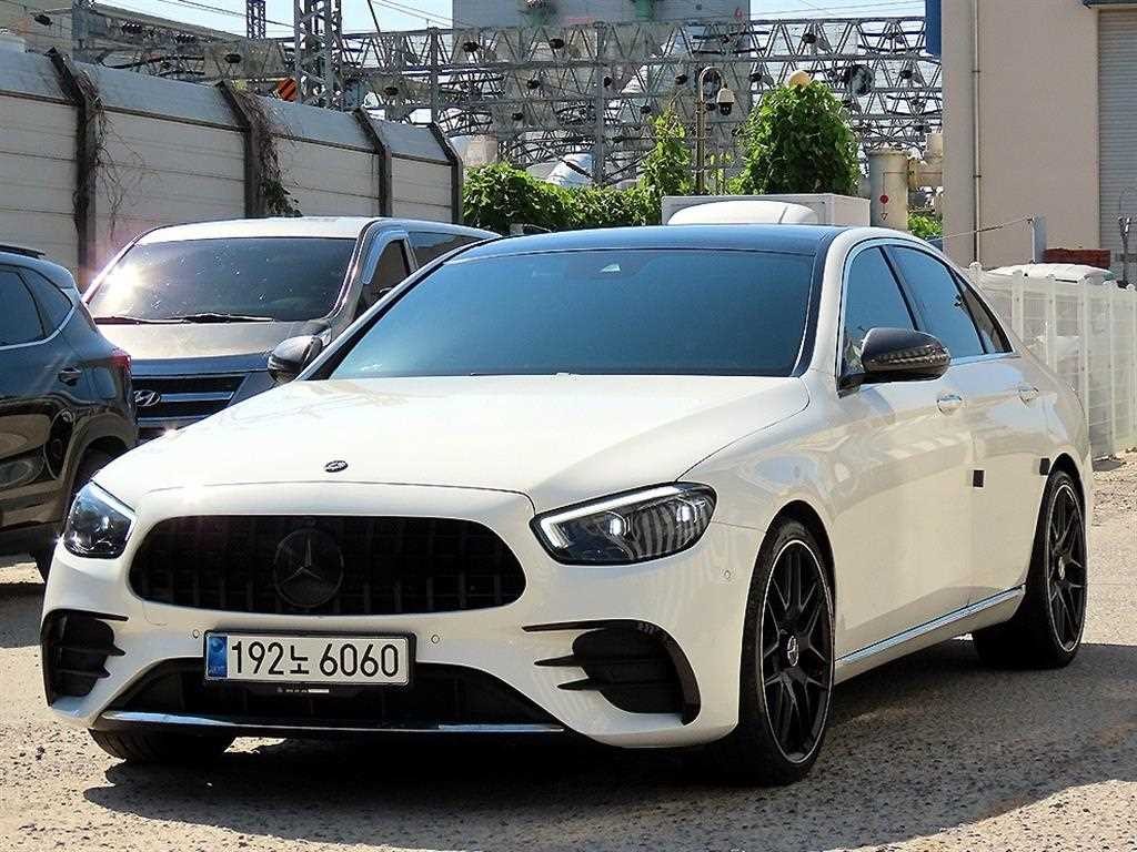 벤츠 E 클래스 E-클래스 W213 E300 아방가르드 이미지 2