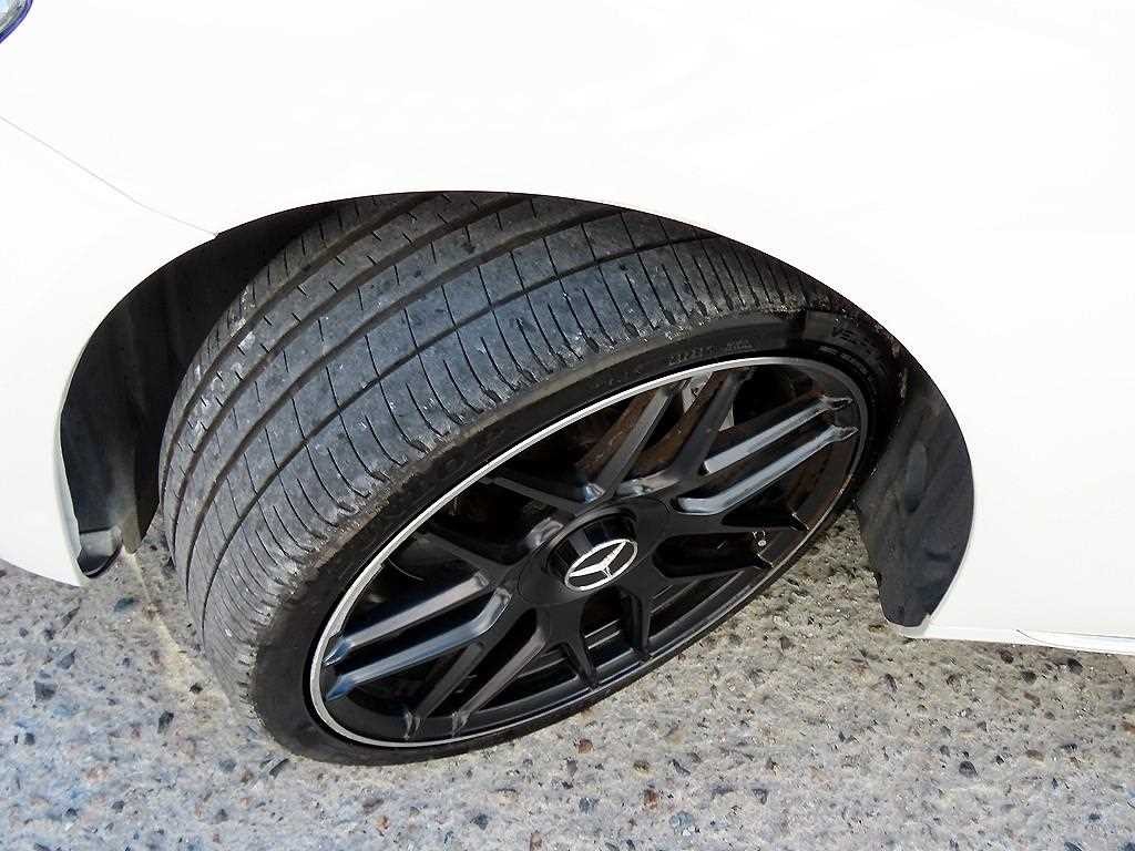 벤츠 E 클래스 E-클래스 W213 E300 아방가르드 이미지 20