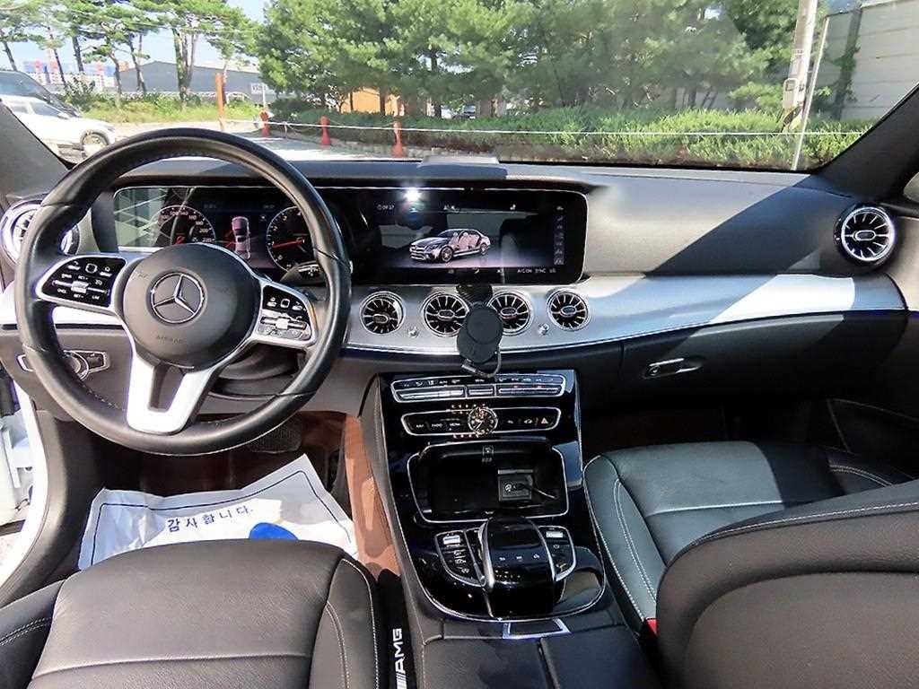 벤츠 E 클래스 E-클래스 W213 E300 아방가르드 이미지 7