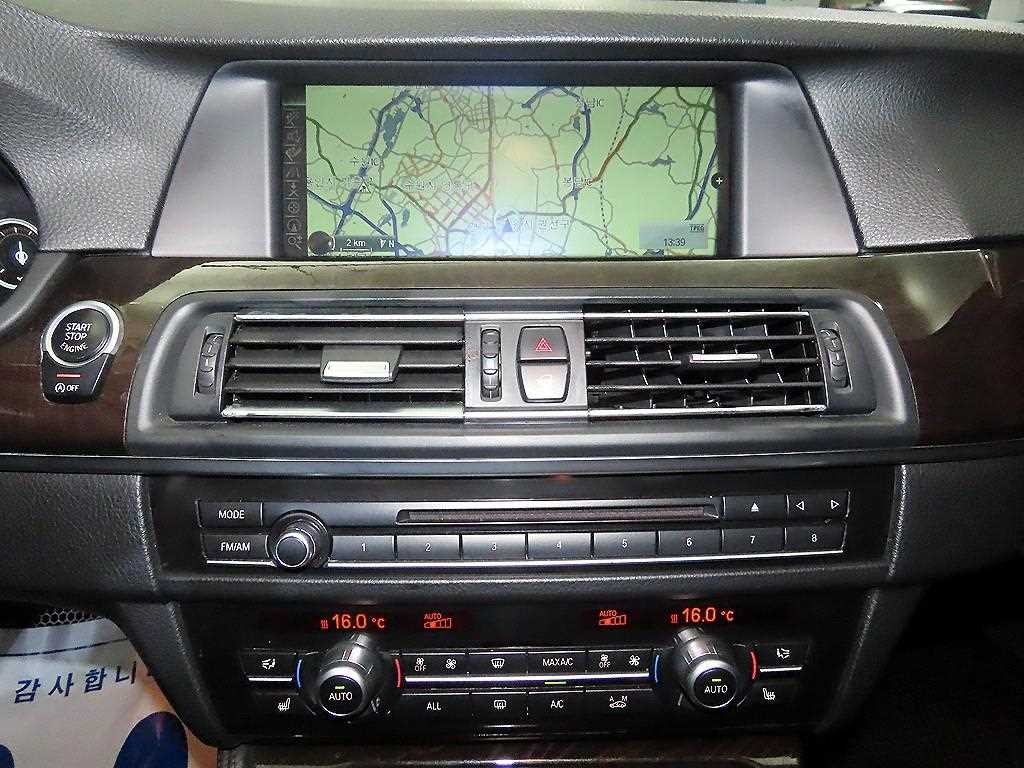BMW 5시리즈 5시리즈 (F10) 520d 이미지 11