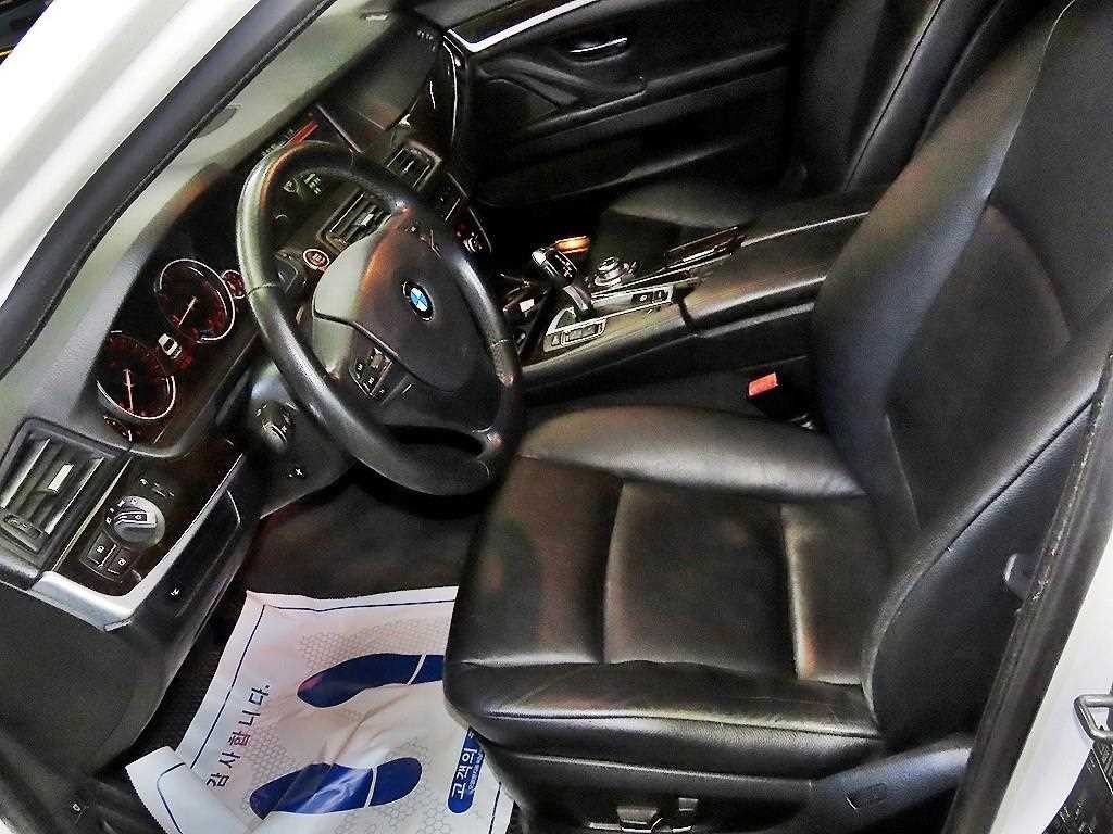 BMW 5시리즈 5시리즈 (F10) 520d 이미지 6