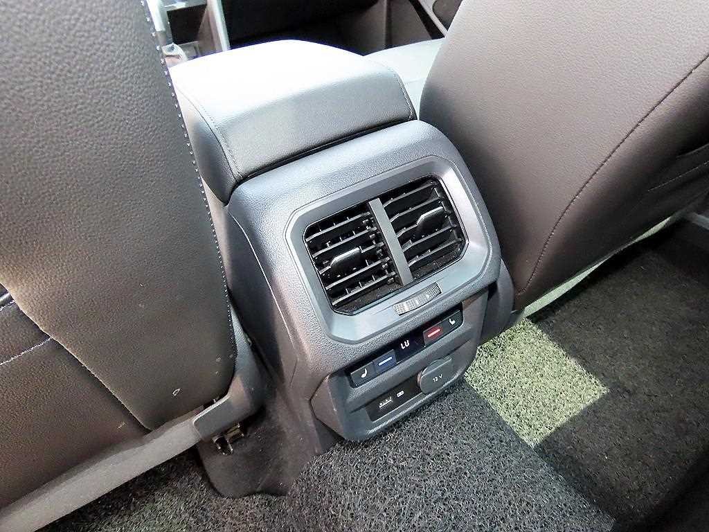 폭스바겐 티구안 티구안(2세대) 2.0 TDI 프레스티지 이미지 16