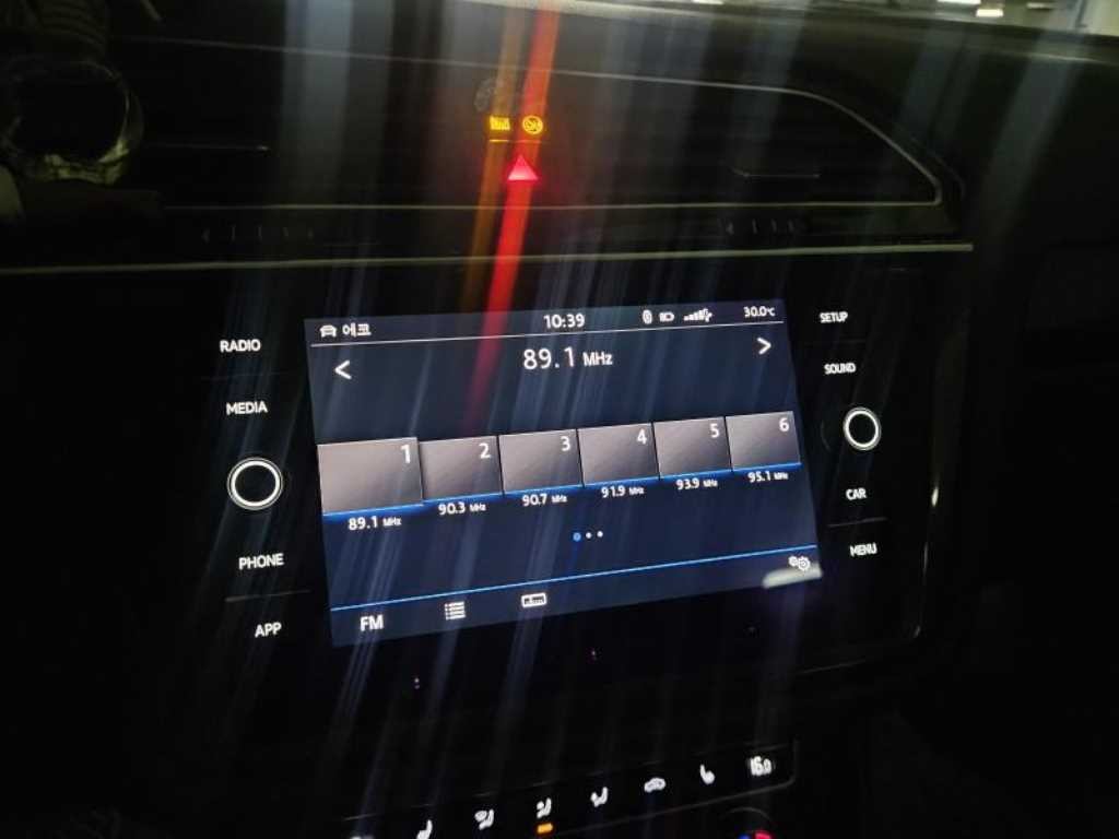 폭스바겐 티구안 티구안(2세대) 2.0 TDI 프리미엄 이미지 5