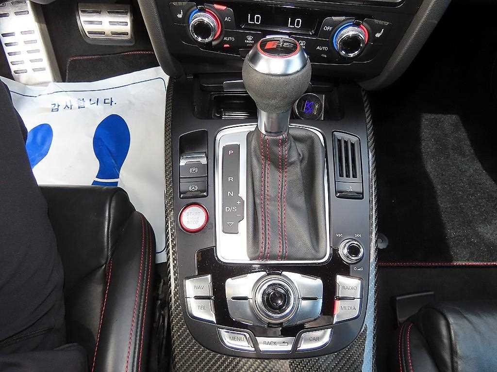 아우디 RS5 4.2 FSI 콰트로 이미지 10