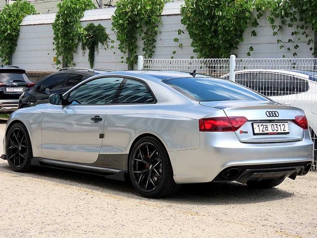 아우디 RS5 4.2 FSI 콰트로 이미지 3