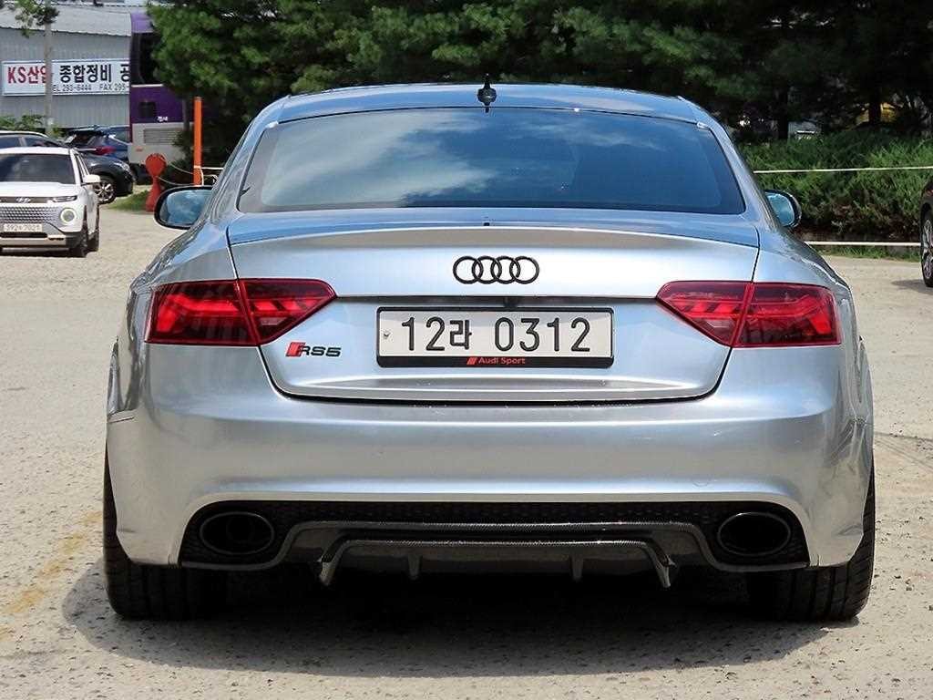 아우디 RS5 4.2 FSI 콰트로 이미지 4