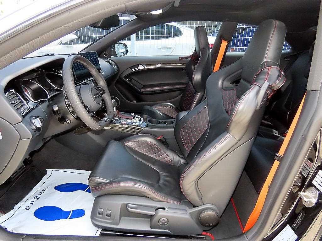 아우디 RS5 4.2 FSI 콰트로 이미지 5