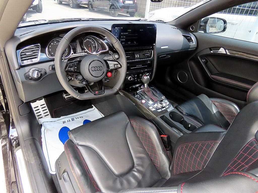 아우디 RS5 4.2 FSI 콰트로 이미지 7
