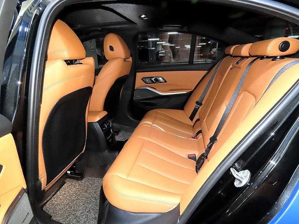 BMW 3시리즈 3시리즈 (G20) 320i M 스포츠 이미지 7