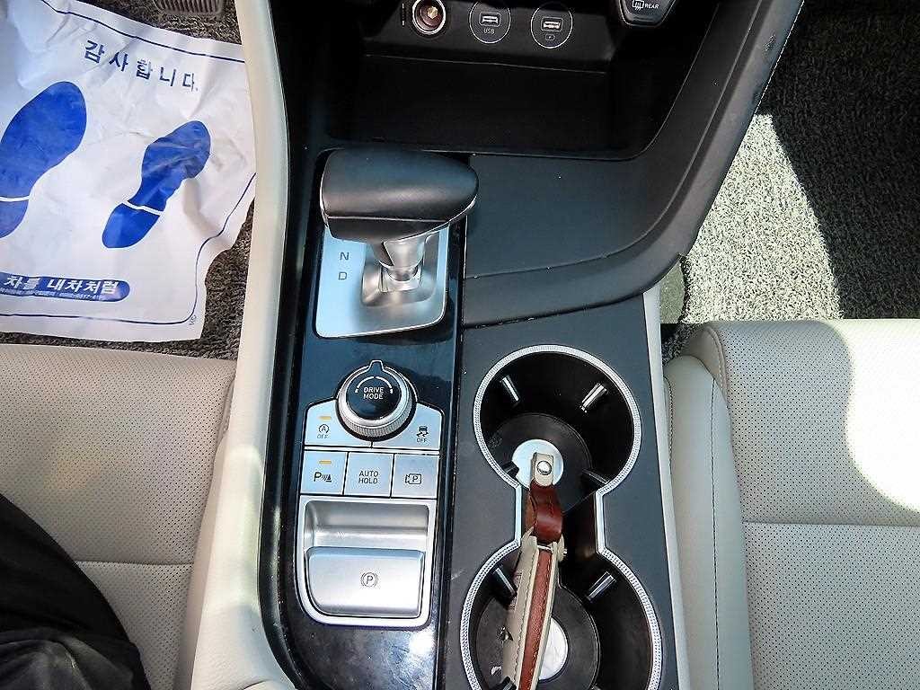 제네시스 G70 더 뉴 G70 가솔린 2.0T 4WD 이미지 10