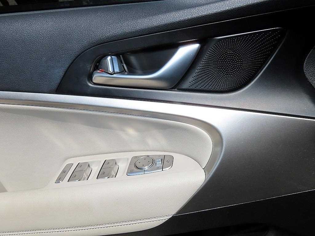 제네시스 G70 더 뉴 G70 가솔린 2.0T 4WD 이미지 11