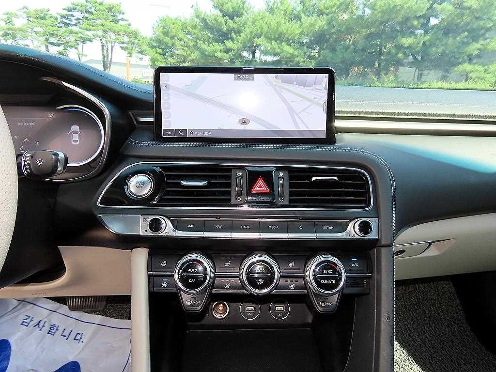 제네시스 G70 더 뉴 G70 가솔린 2.0T 4WD 이미지 13