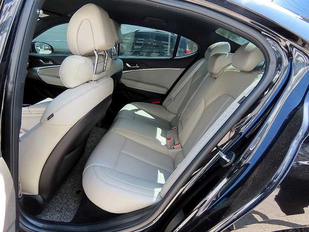 제네시스 G70 더 뉴 G70 가솔린 2.0T 4WD 이미지 6