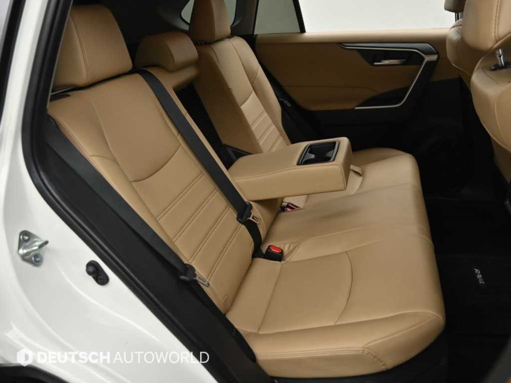 토요타 라브4 RAV4(5세대) 2.5 2WD 하이브리드 이미지 12