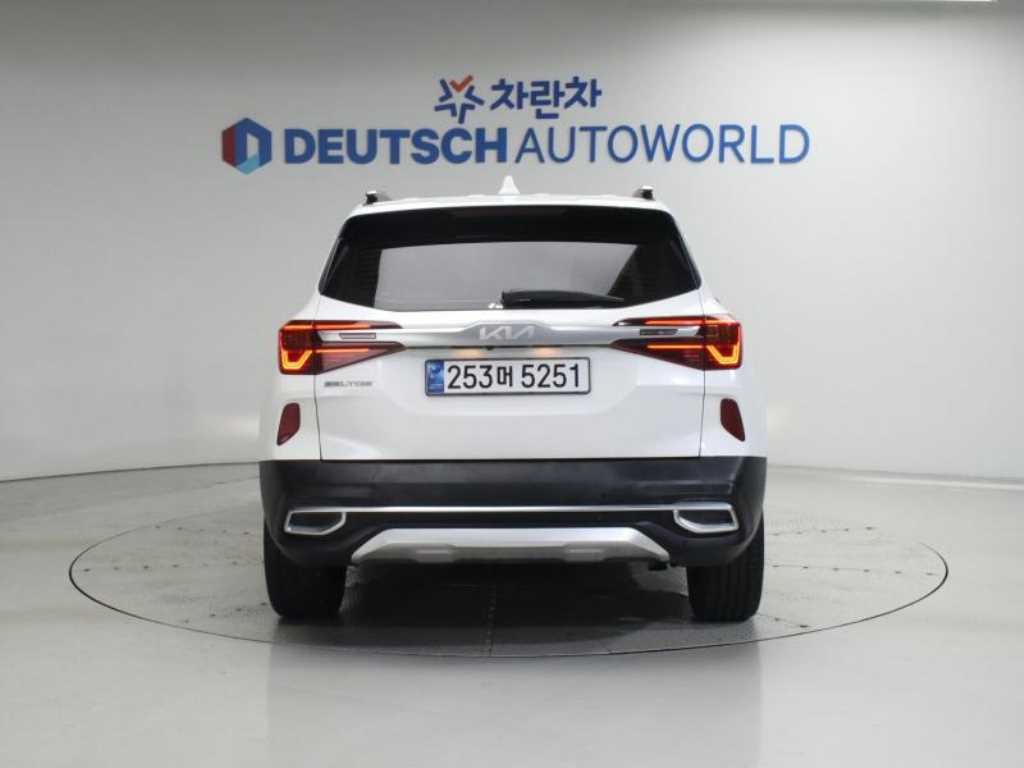 기아 셀토스 가솔린 1.6 터보 2WD 시그니처 이미지 4