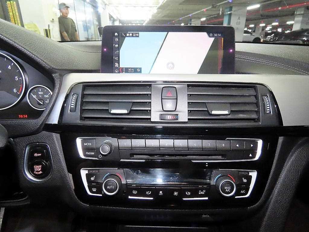 BMW 4시리즈 4시리즈 (F32) 420d 그란쿠페 럭셔리 이미지 11