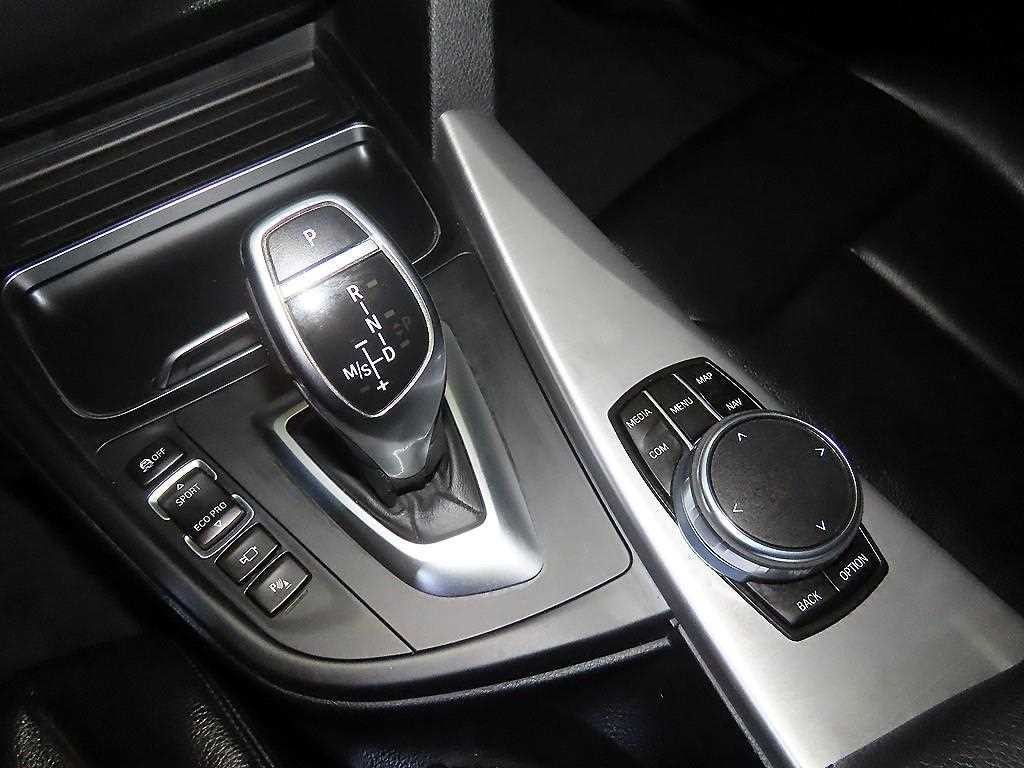 BMW 4시리즈 4시리즈 (F32) 420d 그란쿠페 럭셔리 이미지 12