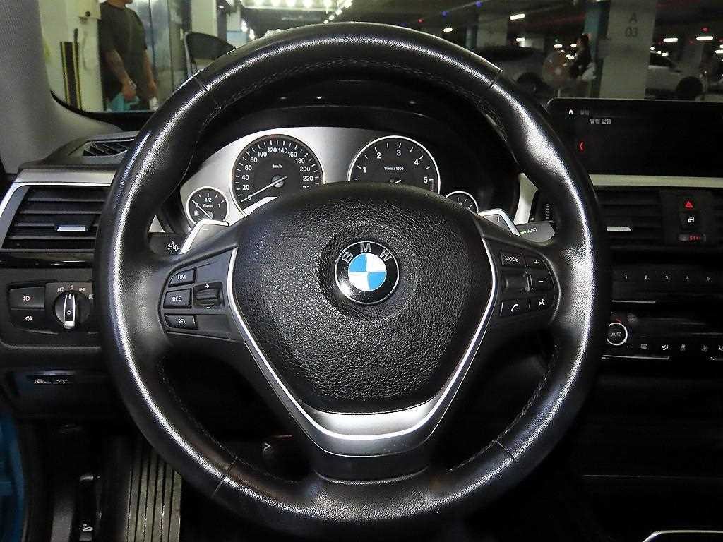 BMW 4시리즈 4시리즈 (F32) 420d 그란쿠페 럭셔리 이미지 8