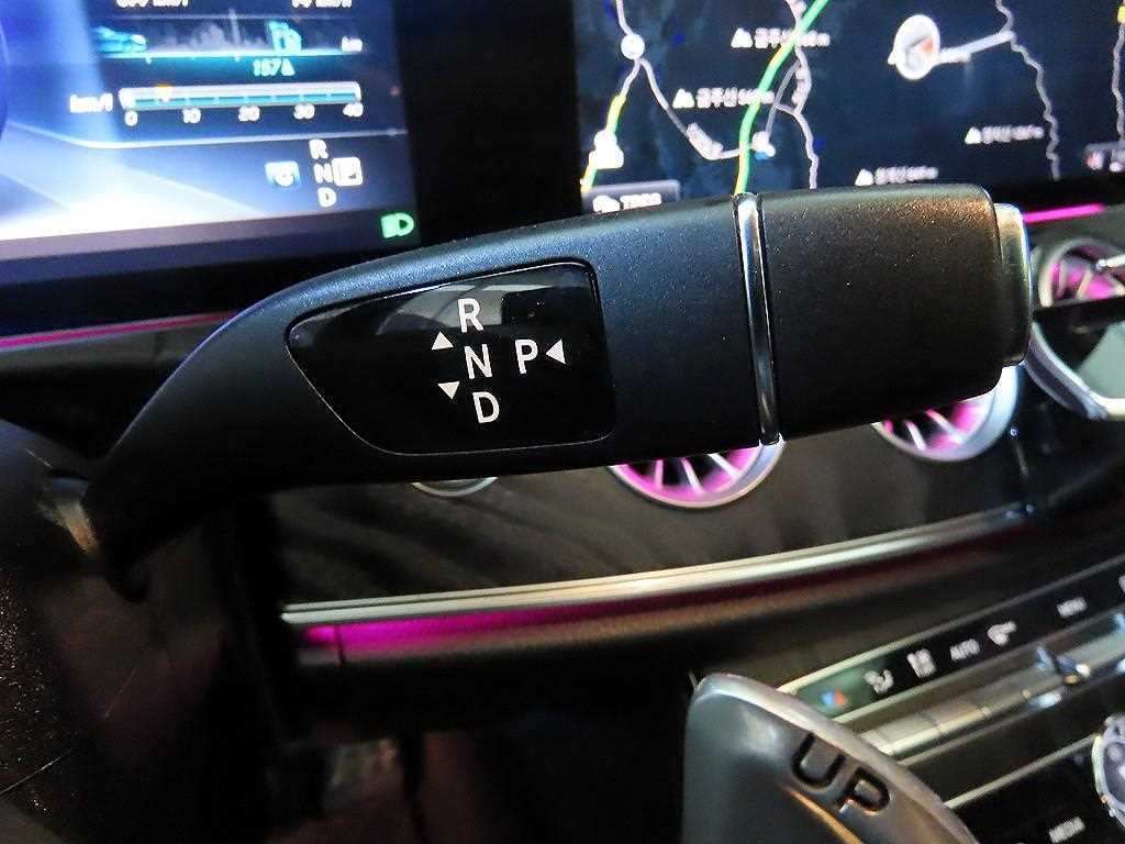 벤츠 E 클래스 E-클래스 W213 E220d 쿠페 이미지 12