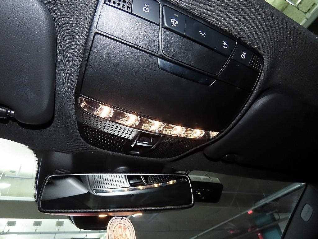 벤츠 E 클래스 E-클래스 W213 E220d 쿠페 이미지 16