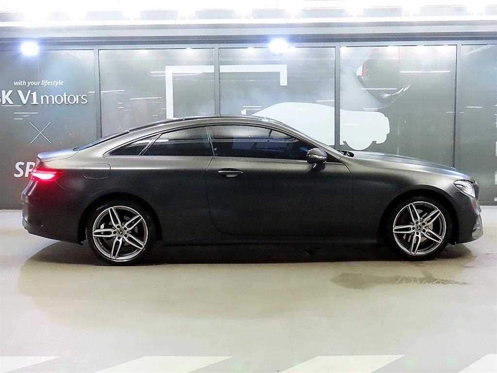 벤츠 E 클래스 E-클래스 W213 E220d 쿠페 이미지 3